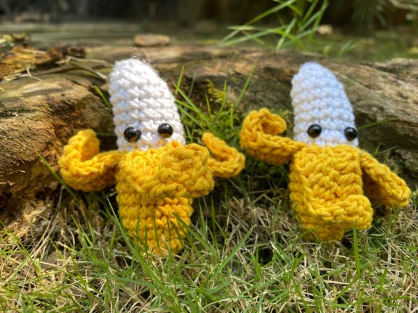 Banana crochet magnet