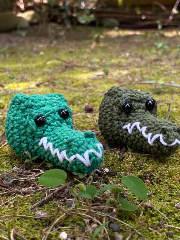 Crocodile crochet magnet