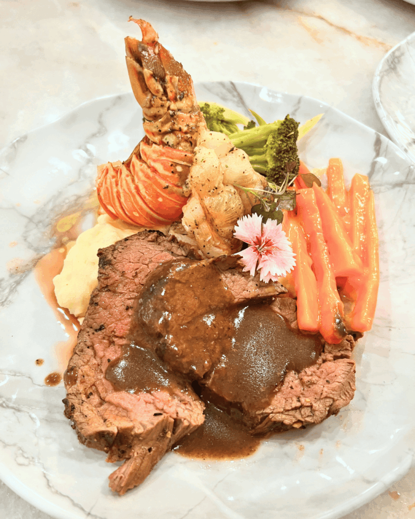 Angus beef tenderloin & Garlic butter lobster tail