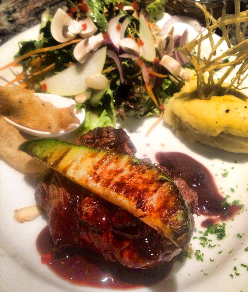 Beef-Tenderloin-with-red-wine-sauce